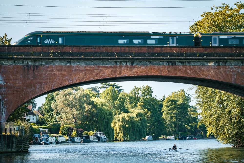 GWR Train Crossing Brick Bridge Over River Thames