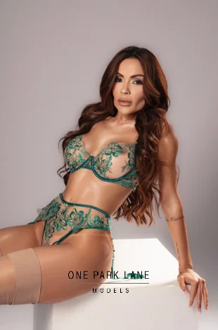 Image #4 of Andresa