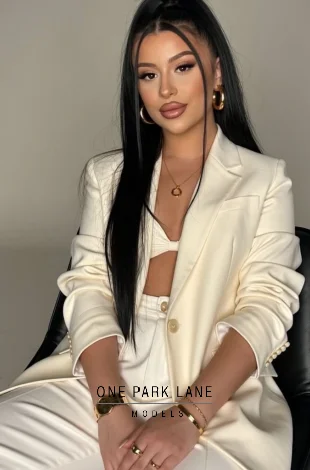 Image #4 of Tina